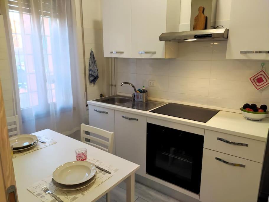 Apartment Monolocale Tiburtina Luminoso, Centrale, Silenzioso E Con Parcheggio Antistante